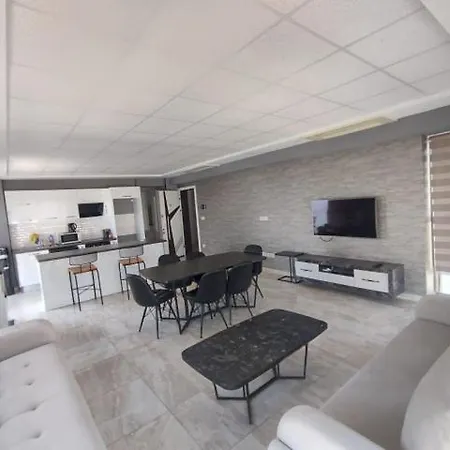 Apartment Laroni-tower , Kktc Kyrenia (Northern Cyprus)
