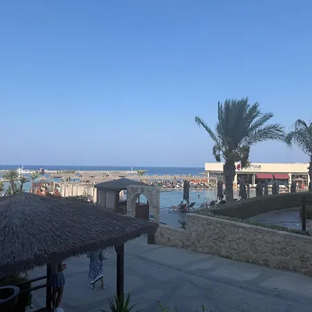 Laroni-Tower Girne City