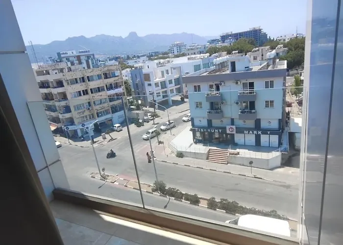 Laroni-tower , Kktc * كيرينيا